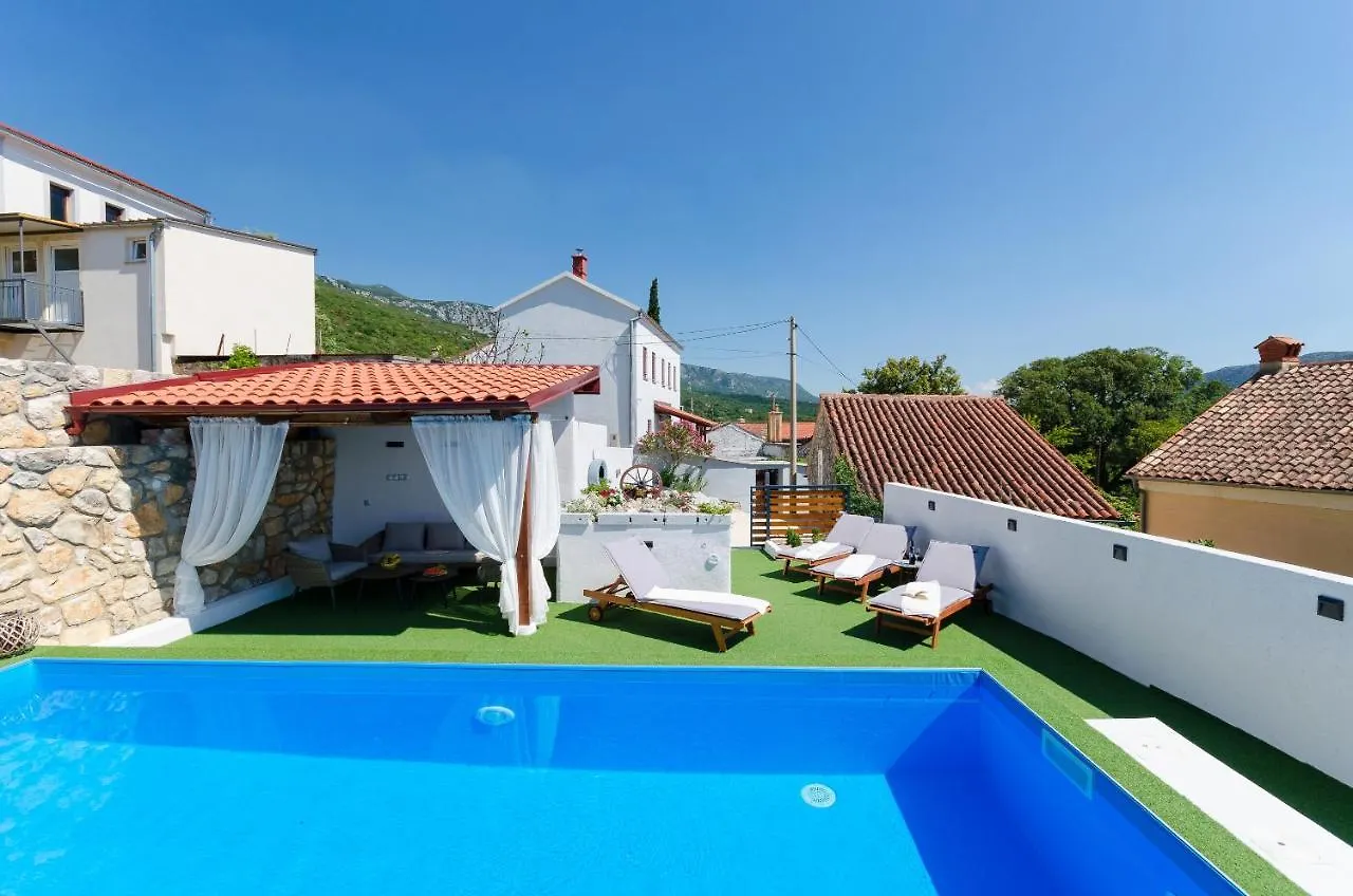 House Bozica With Sauna And Pool Tribalj